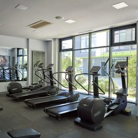 公寓 Luxury Mamaia Nord - 3 Piscine Exterioare Sauna Jacuzzi Prima Linie La Mare 那沃达利