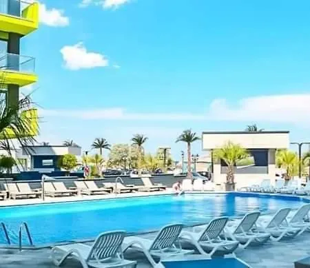 Apartment Luxury Mamaia Nord - 3 Piscine Exterioare Sauna Jacuzzi Prima Linie La Mare *
