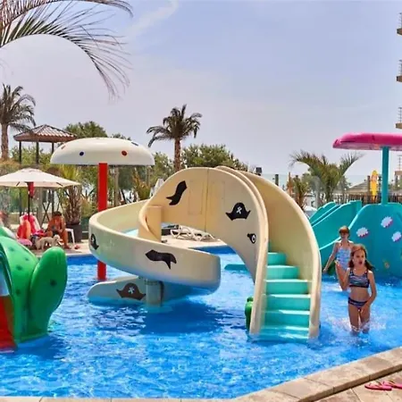 Luxury Mamaia Nord - 3 Piscine Exterioare Sauna Jacuzzi Prima Linie La Mare Năvodari