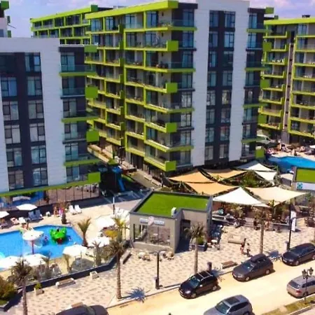 Apartment Luxury Mamaia Nord - 3 Piscine Exterioare Sauna Jacuzzi Prima Linie La Mare *
