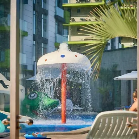 Apartment Luxury Mamaia Nord - 3 Piscine Exterioare Sauna Jacuzzi Prima Linie La Mare Năvodari