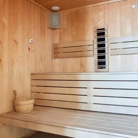 Luxury Mamaia Nord - 3 Piscine Exterioare Sauna Jacuzzi Prima Linie La Mare *