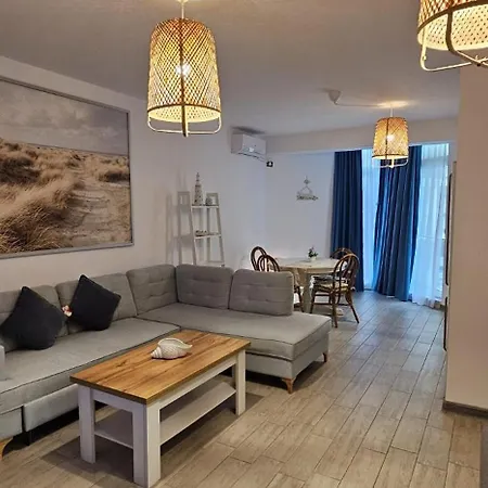 Luxury Mamaia Nord - 3 Piscine Exterioare Sauna Jacuzzi Prima Linie La Mare Apartment *