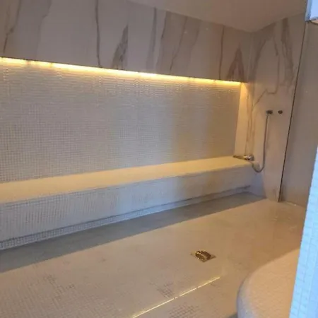 Luxury Mamaia Nord - 3 Piscine Exterioare Sauna Jacuzzi Prima Linie La Mare *
