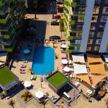 Luxury Mamaia Nord - 3 Piscine Exterioare Sauna Jacuzzi Prima Linie La Mare Apartment