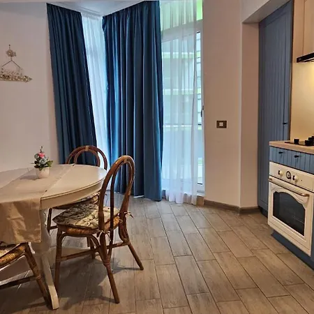 Apartment Luxury Mamaia Nord - 3 Piscine Exterioare Sauna Jacuzzi Prima Linie La Mare Năvodari